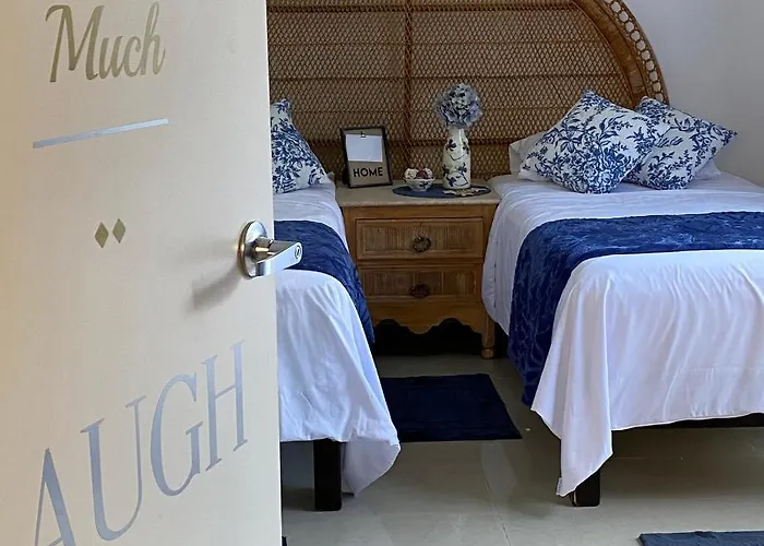 The Blue Flowers At Dici Coliving Housing Habitación en casa particular Cabo San Lucas